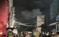 બાંગ્લાદેશના ઢાકામાં કાપડાની ફેક્ટરી અને કેમિકલ વેરહાઉસમાં ભીષણ આગ, 16 શ્રમિકના મોત 1 - image