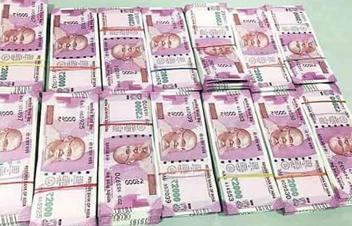 ₹2000ની નોટ પર RBI ની મોટી અપડેટ, હજુ પણ ₹5,669 કરોડની નોટો લોકો પાસે 1 - image