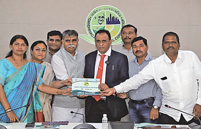 ગાંધીનગર કોર્પોરેશનનું ૧,૯૦૩ કરોડનું ડ્રાફ્ટ બજેટ રજુ 1 - image