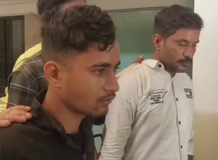 અમદાવાદમાં હત્યાનું ષડયંત્ર નિષ્ફળ, જૂની અદાવતનો બદલો લેવા નીકળેલા બે રીઢા ગુનેગારો હથિયારો સાથે ઝડપાયા 2 - image