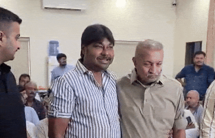 ગોંડલ: બંને પક્ષે જેલ બાદ જયરાજસિંહ અને રાજુ સોલંકી વચ્ચે સમાધાન, વિવાદનું ઠીકરું અનિરુદ્ધસિંહ પર ફોડાયું 1 - image