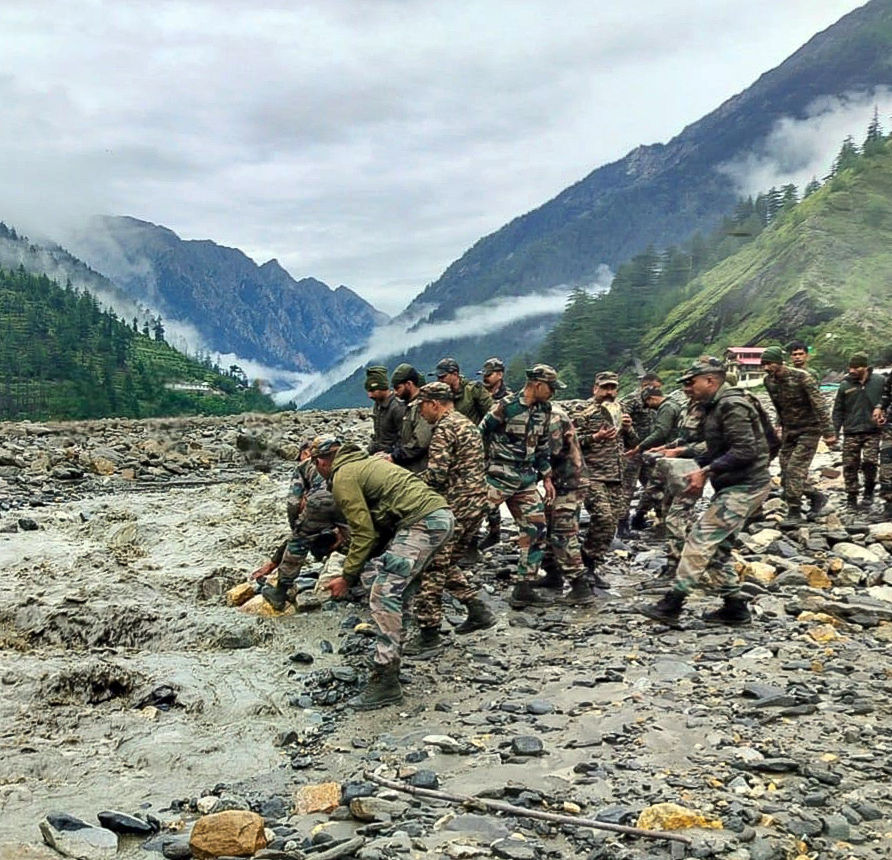 ઉત્તરાખંડમાં વાદળ ફાટતાં અનેક ગુજરાતીઓ ફસાયા, પાટણના હારીજના 13 પ્રવાસીઓનો સંપર્ક તૂટ્યો 2 - image