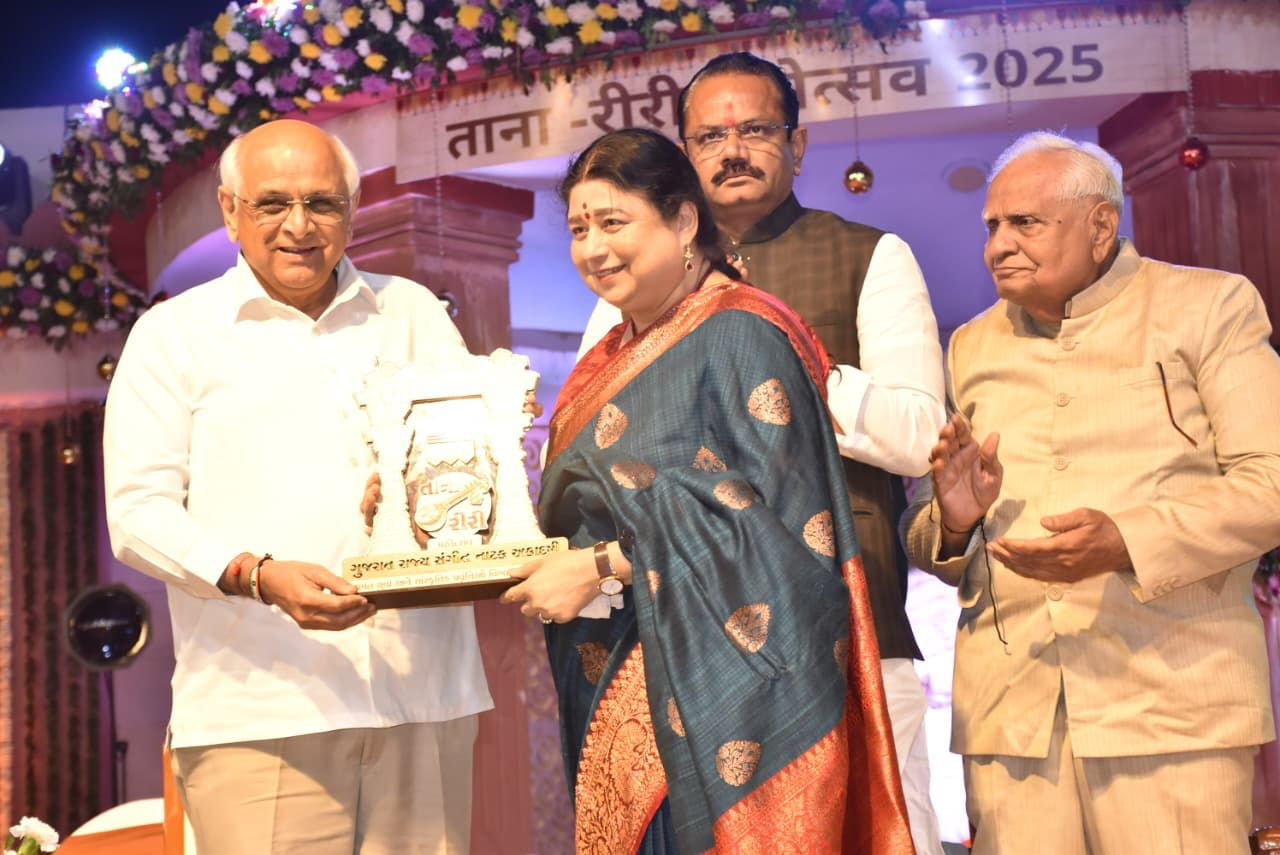 VIDEO: વડનગરમાં તાના-રીરી મહોત્સવનો આજથી શુભારંભ, શાસ્ત્રીય સંગીત-વાદન અને લોકસંગીતની અદભૂત પ્રસ્તુતિ 2 - image