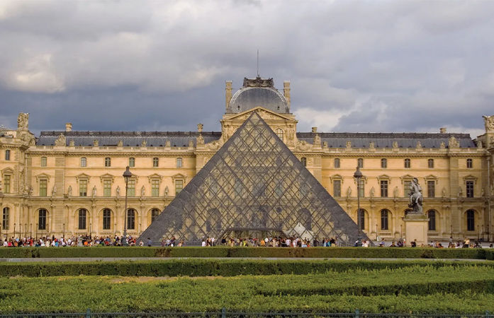 8 મિનિટમાં 8 અબજથી વધુના ઘરેણાં ચોરનારો ચોર પકડાયા? પેરિસના મ્યૂઝિયમમાં કરી હતી લૂંટ 1 - image