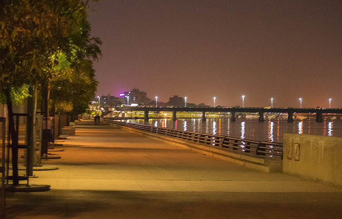 Woman lures lover to Sabarmati Riverfront loots rs 6 lakh from him