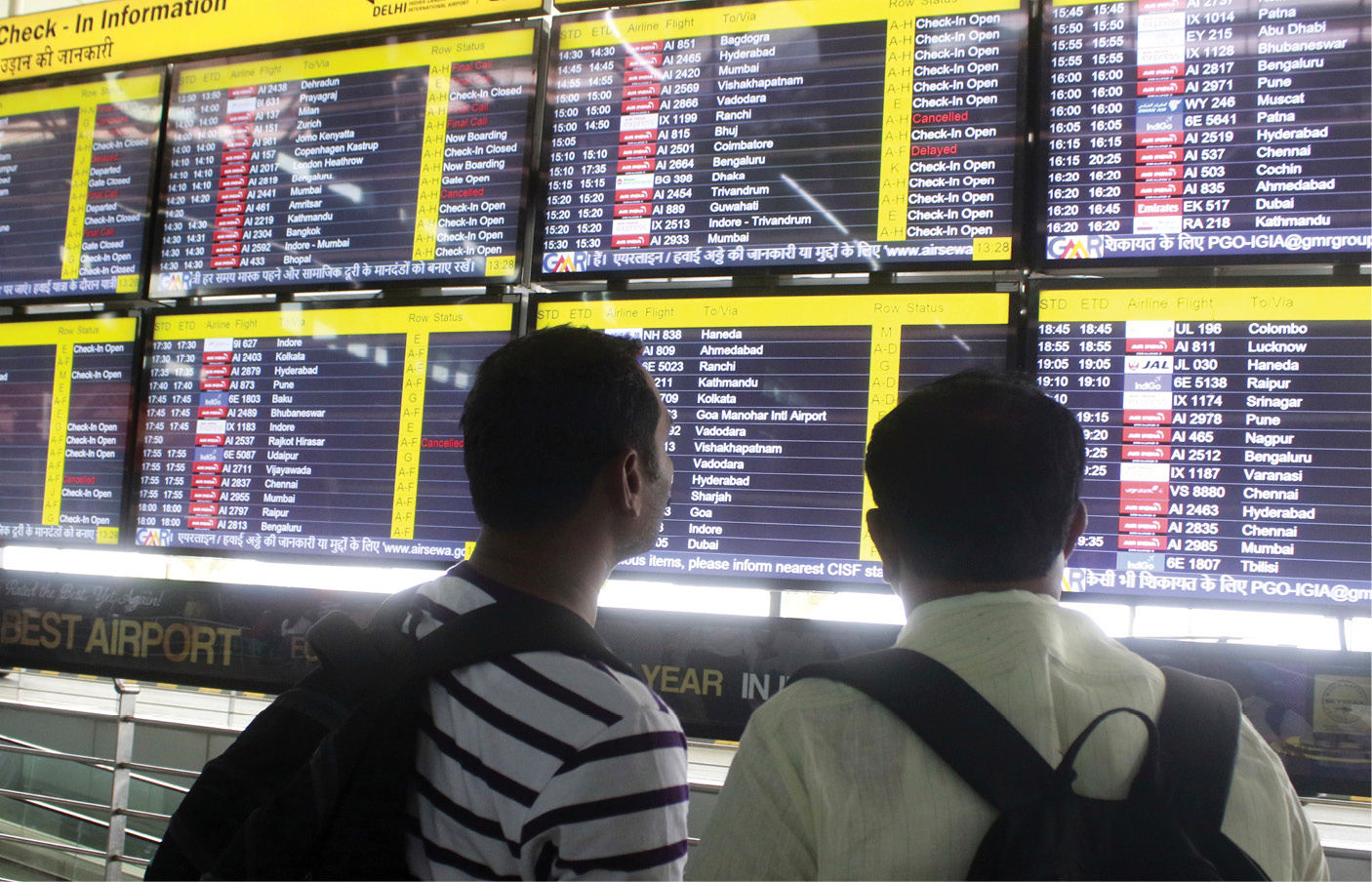 દિલ્હી એરપોર્ટ પર ટેક્નિકલ ખામી થઈ દૂર, સર્વિસ ફરી શરૂ, 800થી વધુ ફ્લાઈટ્સ મોડી પડી 1 - image