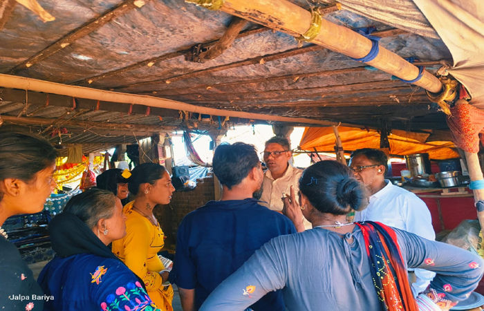 કપડવંજ પંથકની રસ્તો ભટકેલી બાળકીનું 3 દિવસ બાદ પરિવાર સાથે પુનઃ મિલન 1 - image