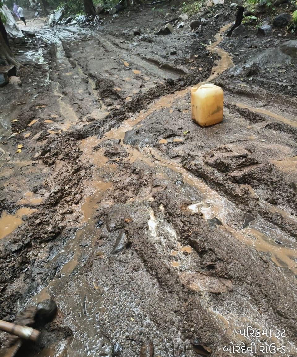 Video: ગિરનારની લીલી પરિક્રમા સ્થગિત, કમોસમી વરસાદને કારણે તંત્ર-સાધુ સંતોની બેઠકમાં નિર્ણય 2 - image