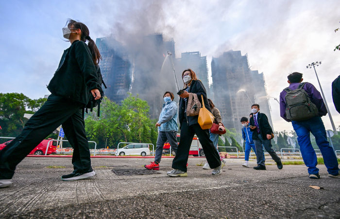 હોંગકોંગ અગ્નિકાંડમાં 80 મોતની પુષ્ટિ, 300થી વધુ હજુ ગુમ; જુઓ ભયાવહ દૃશ્યો 3 - image