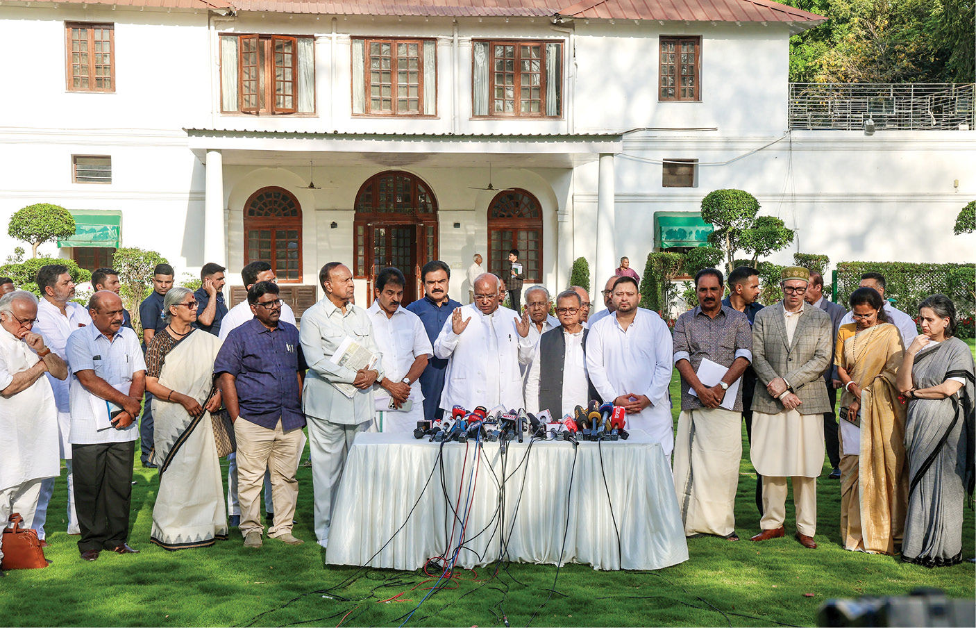 વિપક્ષ મહિલા અનામત બિલના સમર્થનમાં કે વિરોધમાં ? જાણો શું કહ્યું કોંગ્રેસ અધ્યક્ષ ખડગેએ 2 - image