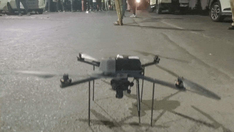 હોળી-ધુળેટી અને રમઝાનને લીધે અમદાવાદ પોલીસ એક્શનમાં, 100થી વધુ પોલીસકર્મીનું ફૂટ પેટ્રોલિંગ 3 - image