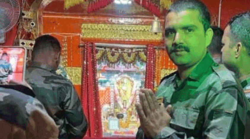 વડગામના શહીદ જવાન જીગર ચૌધરીની અંતિમ યાત્રામાં હિબકે ચઢ્યું વતન, ગાર્ડ ઓફ ઓનર સાથે અંતિમ વિદાય 2 - image