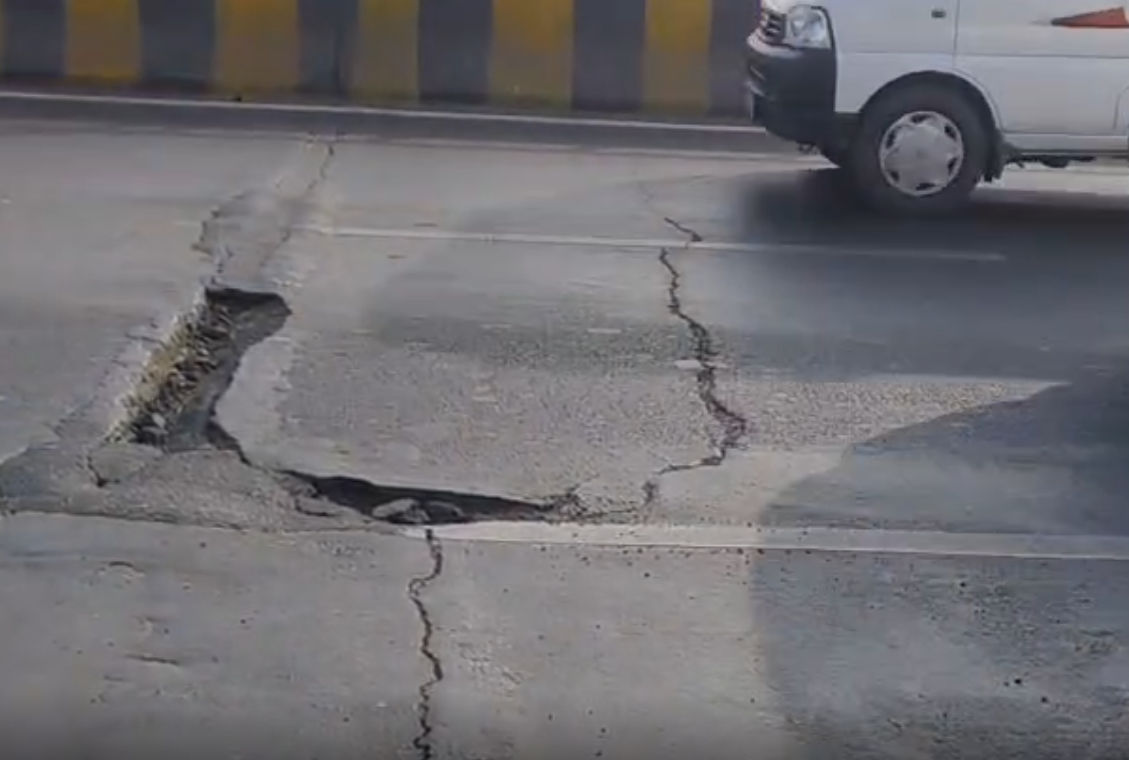 અમદાવાદ: ઈન્દિરા બ્રિજની તિરાડો 'ભ્રામક' કે તંત્રનું 'પાપ' છુપાવવાનો પ્રયાસ? જનતાએ માંગ્યો ટેકનિકલ રિપોર્ટ 2 - image