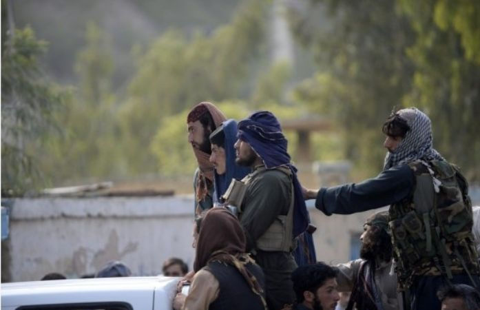 પાકિસ્તાની સૈનિકો પર તાલિબાનોનો અંધાધૂંધ ગોળીબાર, બંને દેશની સરહદે તણાવ 1 - image