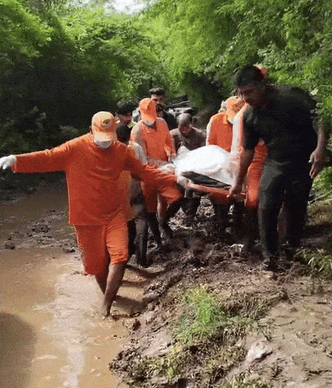 જાફરાબાદના ધોળાદ્રી ગામે કરુણાંતિકા: પાણીના પ્રવાહમાં લાપતા ખેડૂતનો બે દિવસ બાદ મૃતદેહ મળ્યો 1 - image