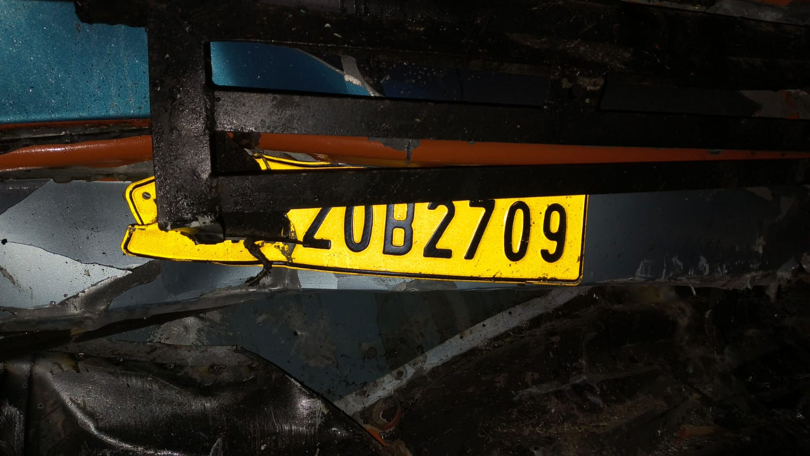 ચિલોડા-હિંમતનગર હાઇવે પર ભયાનક અકસ્માત, ટ્રકચાલક કેબિનમાં ફસાયો; 10થી વધુ મુસાફરો ઈજાગ્રસ્ત 3 - image