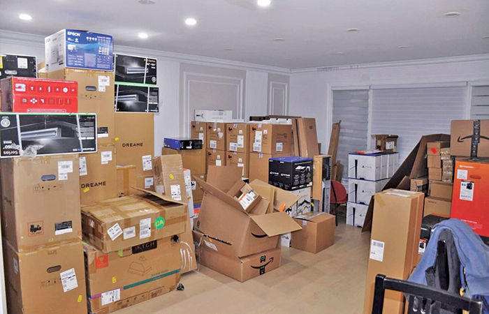 કેનેડામાં એમેઝોનના વેરહાઉસમાં રૂ. 18 કરોડની ચોરી : પાંચ ગુજરાતીની ધરપકડ 1 - image