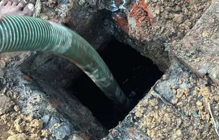 ગાંધીનગરમાં ગટરમાં પડેલા 6 વર્ષના બાળકનું મોત, CPR આપ્યું છતા ન બચ્યો જીવ 1 - image