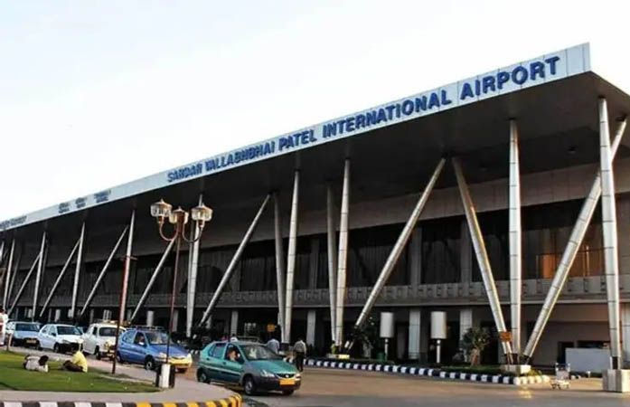 અમદાવાદથી વિદેશ અવર-જવર: 10 વર્ષમાં 40 ટકા મુસાફરો વધ્યા, દરરોજ સરેરાશ 7000 યાત્રી 1 - image