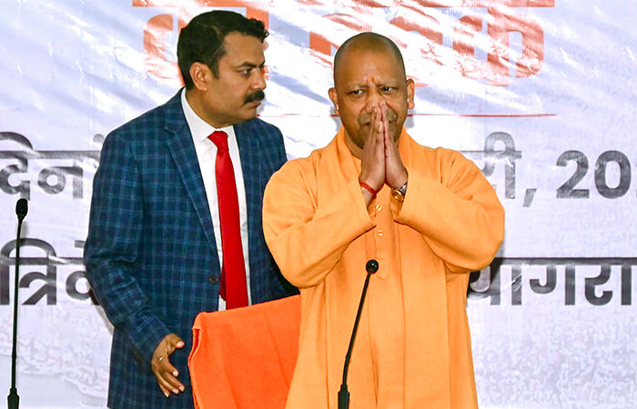 'અફવાઓ પર ધ્યાન ન આપતાં, જે ઘાટ પર હોવ ત્યાં સ્નાન કરો..' મહાકુંભના શ્રદ્ધાળુઓને CM યોગીની અપીલ 1 - image