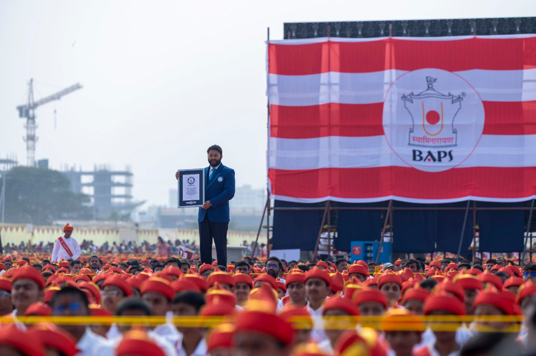 વડોદરા: મહંત સ્વામી મહારાજનો 92મો જન્મજયંતી મહોત્સવ રંગેચંગે ઉજવાયો, બે ગિનિસ વર્લ્ડ રેકોર્ડસ નોંધાયા 4 - image