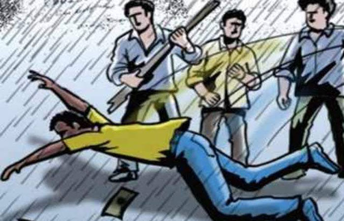 પરિવાર ચાર રસ્તા પર બોલાચાલીનો બનાવ ઉગ્ર બન્યો 1 - image