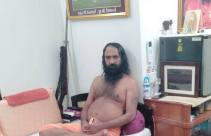 એપસ્ટિન ફાઈલ કરતાં પણ ખતરનાક ભવનાથના સાધુના ખેલ : અમરગીરી બાપુનો ગંભીર આરોપ 1 - image