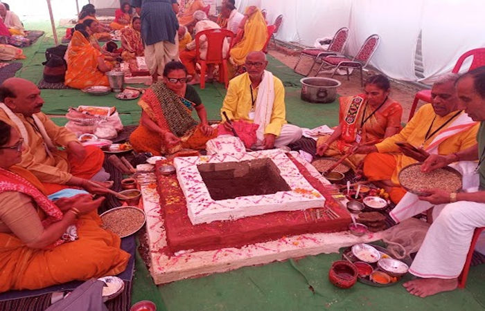 સમગ્ર ભારતવર્ષમાં વિદ્યમાન દ્વાદશ જ્યોતિર્લિંગની કોટિ રૂદ્રયાગ મહામાળા સંપન્ન : 3 કરોડથી વધુ આહુતિ અર્પણ કરાઈ 2 - image