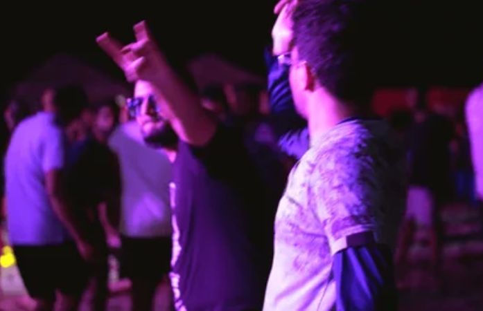 ગાંધીનગરમાં નશાબંધી કમિશનરની બોલિવૂડ સ્ટાઈલમાં ફેરવેલ પાર્ટીનો આયોજક કોણ? તપાસ પણ ન થઈ 1 - image