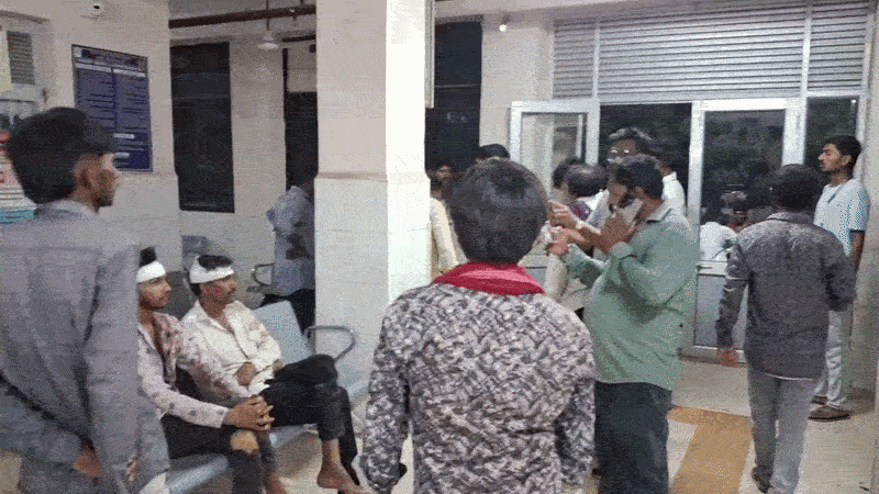 સુરેન્દ્રનગરના સાયલામાં સગાઈ તોડવા મામલે યુવતી અને તેના પરિવાર પર જીવલેણ હુમલો, 5 ઈજાગ્રસ્ત 1 - image