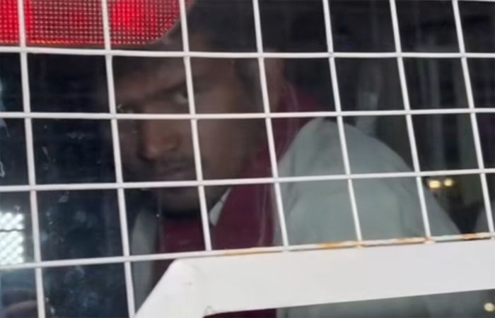 માંજલપુરમાં નશામાં ધૂત બસ ચાલકની બેદરકારીથી અકસ્માત, સદ્નસીબે માતા-પુત્રનો બચાવ 2 - image