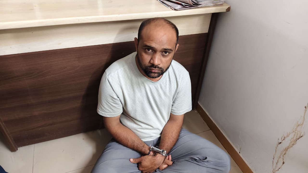 ગાંધીનગરમાં મહિલા પોલીસકર્મીના હત્યા કેસમાં મોટો ખુલાસો, પરિણીત પ્રેમી જ નીકળ્યો હત્યારો 2 - image