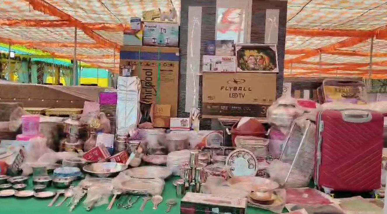 બાવળામાં કિન્નર સમાજે 11 જરૂરિયાતમંદ દીકરીઓને પરણાવી, કરિયાવર સાથે સાસરે વળાવી 3 - image