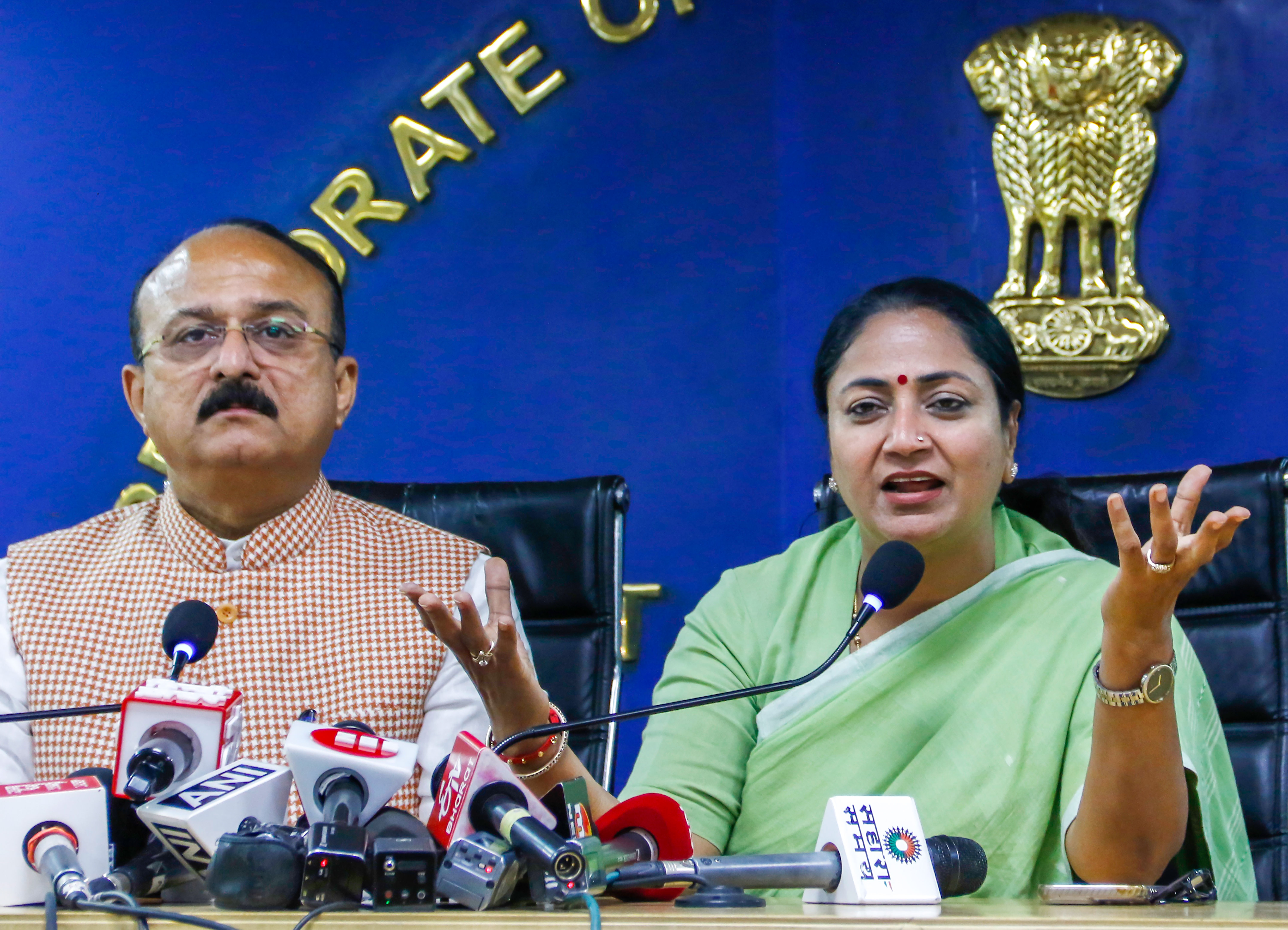 Delhi passes fee regulation bill for private and govt schools