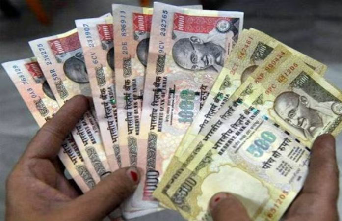 નોટબંધીના 9 વર્ષ પૂરાં, 1000 રૂપિયાની નોટ લોકો ભૂલ્યાં! 2000ની નોટ આવી અને જતી પણ રહી 1 - image