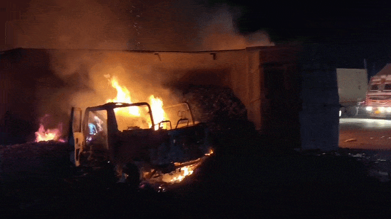 અમદાવાદ: સાણંદના વિરોચન નગર પાસે ટ્રિપલ અકસ્માત, થાર પર ડમ્પર પલટી જતાં બેના મોત 2 - image