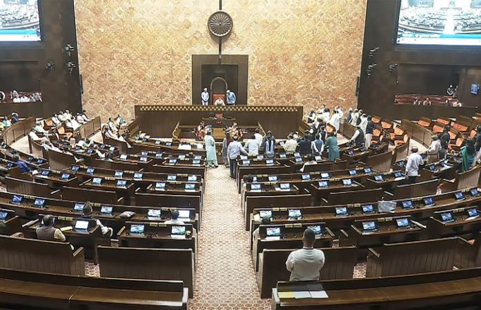 સતત 3 દિવસ સંસદ ઠપ રહેતા પ્રજાના રૂ. 23 કરોડનો ધુમાડો, એક મિનિટનો ખર્ચો 2.5 લાખ પાણીમાં! 1 - image