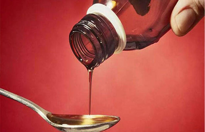 પ્રિસ્કીપશન વિના નશાયુક્ત સીરપ વેચતા અડાજણના મેડીકલ સ્ટોરના બે ભાઈ ઝડપાયા 1 - image