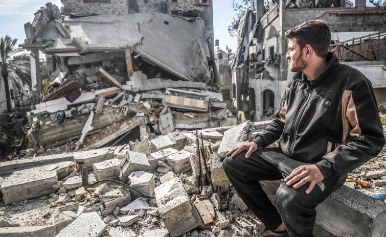 64 Palestinians killed in Israeli attacks on Gaza Strip: Civil defence