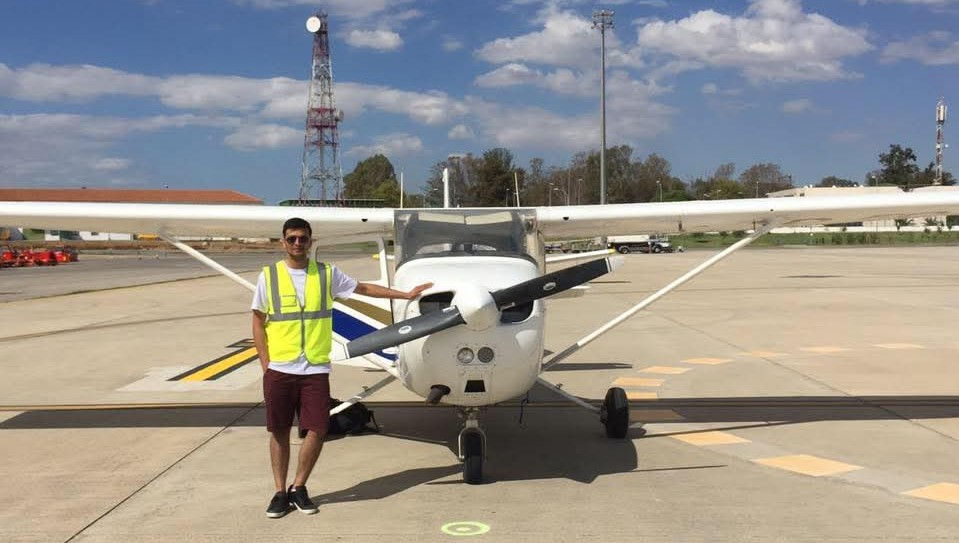 અમદાવાદ પ્લેન ક્રેશ: જામનગરનું દંપતી દુર્ઘટનાનો ભોગ બન્યું હોવાની આશંકા, પુત્રનું પ્લેન ક્રેશમાં થયું હતું મોત 2 - image