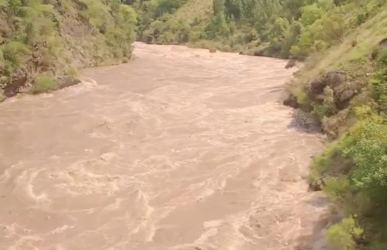 Pakistan alleges India released water into Jhelum without warning, leading to flood-like situation