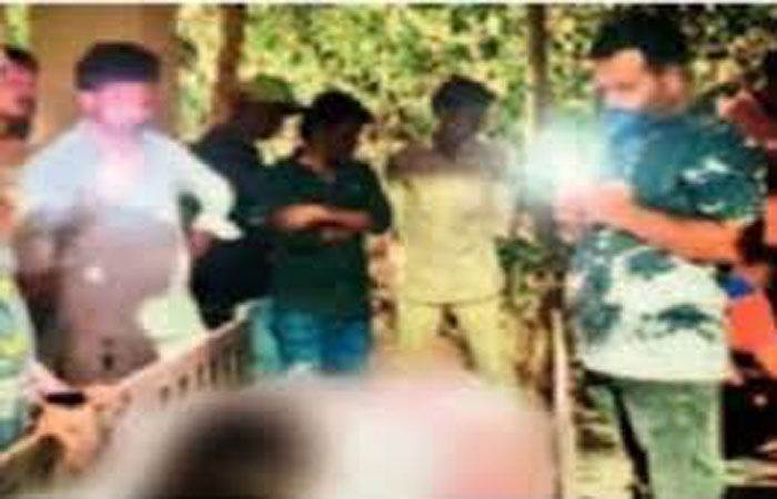 કલ્યાણમાં મોબાઈલ ટોર્ચના અજવાળે અંતિમ સંસ્કાર 1 - image