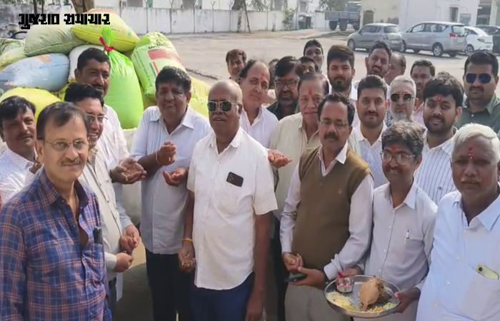 ભાલના પ્રખ્યાત ચણાની બજારમાં ધમાકેદાર એન્ટ્રી: ધંધુકા APMCમાં હરાજીનો પ્રારંભ, ₹1311 સુધીના ભાવ બોલાયા 2 - image