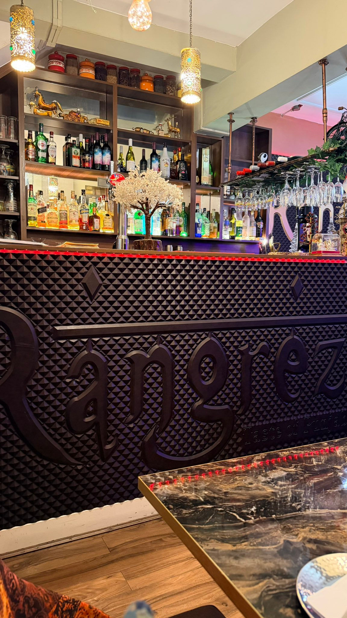 લંડનમાં 16 વર્ષ જૂની ભારતીય રેસ્ટોરન્ટ બંધ, માલિકનો પાકિસ્તાની નાગરિકો પર ઓનલાઈન હેરેસમેન્ટનો આક્ષેપ 2 - image