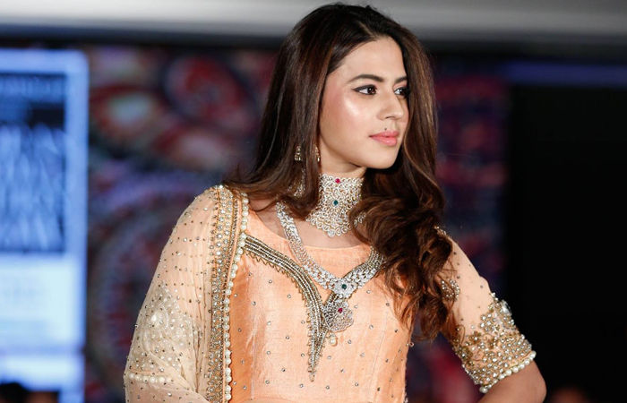 સોનાની તસ્કરી કરતાં પકડાઇ અભિનેત્રી, જપ્ત કર્યું 14.80 KG સોનું, પિતા છે IPS ઓફિસર 1 - image