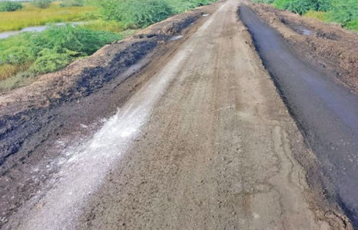 કરોડોનો ટોલ છતાં રોડમાં પોલંપોલ, ખરાબ રસ્તા મુદ્દે ઠેર-ઠેર જન આંદોલન, સરકાર સામે મોરચો 4 - image