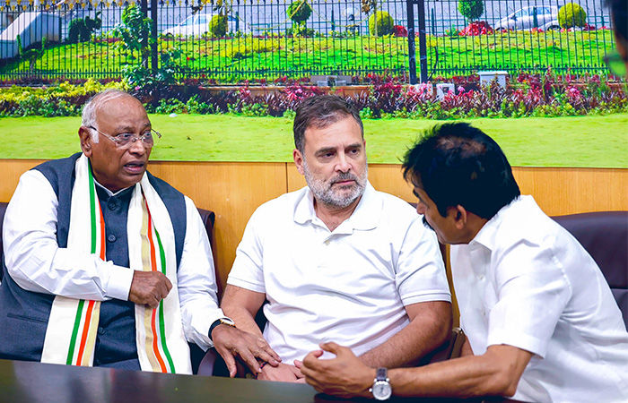 રાજ્યસભા ચૂંટણી: કોંગ્રેસમાં અસંતોષ, ભાજપની ત્રીજા ઉમેદવારની રણનીતિ