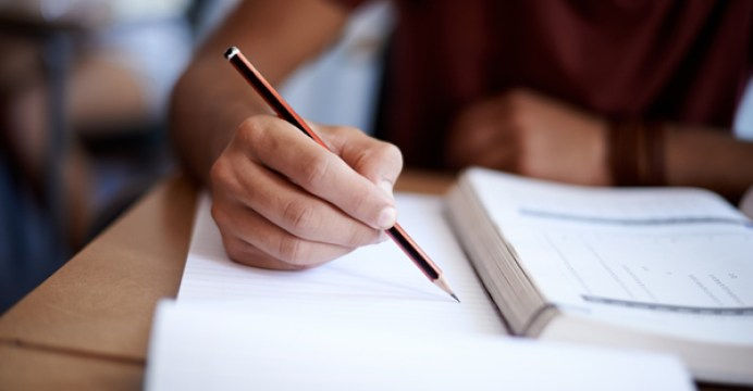 વિજ્ઞાન અને વાણિજ્ય વ્યવસ્થાનું પેપર સહેલું, કેમેસ્ટ્રીમાં એમસીક્યૂ કસોટી કરે તેવા 1 - image