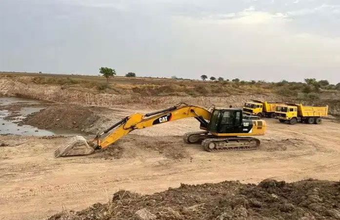 બનાસકાંઠામાં ખનીજ ચોરીમાં 48 કલાક સર્ચ ઓપરેશન, ભીનું સંકેલવા મોટા ગજાના નેતાના ધમપછાડા 1 - image