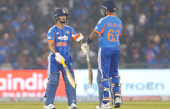 6 રનમાં 2 વિકેટ, છતાં 209 રન ચેઝ, ન્યૂઝીલેન્ડ સામે ટીમ ઈન્ડિયાએ રેકોર્ડની વણઝાર સર્જી 1 - image